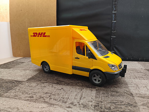 Игрушка BRUDER грузовик DHL. (3 фото из 4)