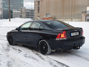 Volvo s60 120kw D5 (6 foto / 8)