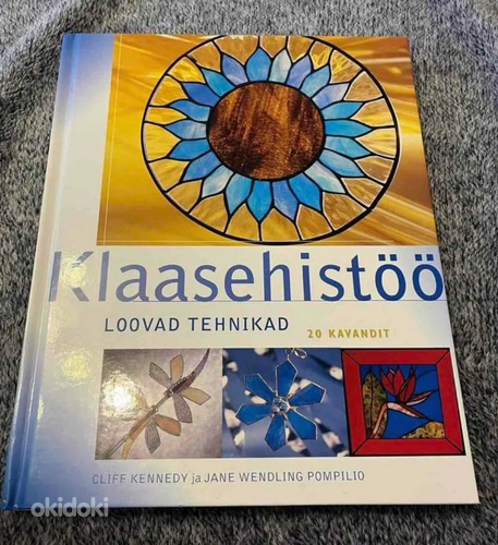 Raamat “Klaasehistöö”128 lk.