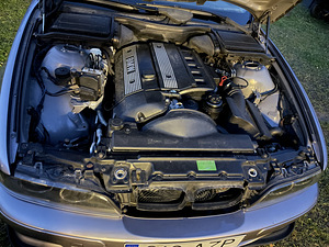BMW 523i (4 фото из 4)