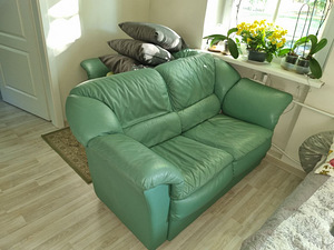 Комплект мебели: диван и кресло