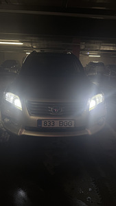 Toyota RAV4 (1 фото из 10)