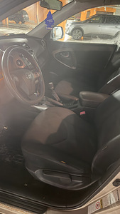 Toyota RAV4 (8 фото из 10)