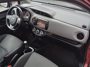 Toyota Yaris 2015 uuena Eestist ostetud, 1 omanik (7 foto / 13)