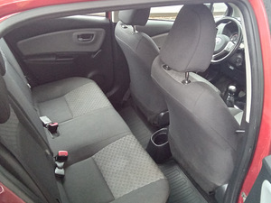 Toyota Yaris 2015 uuena Eestist ostetud, 1 omanik (8 foto / 13)