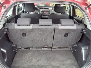 Toyota Yaris 2015 uuena Eestist ostetud, 1 omanik (9 foto / 13)