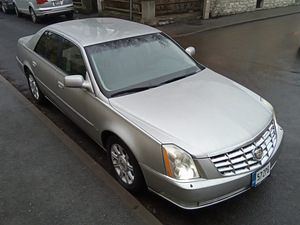 Cadillac DTS V8 Northstar (1 foto / 10)