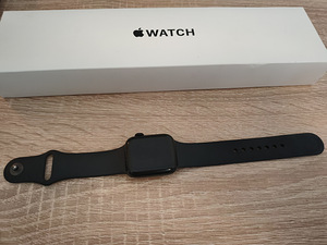 Apple Watch SE (2022) 40 мм GPS + LTE (1 фото из 5)