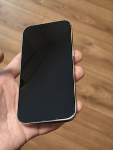iPhone 15 128 GB (5 foto / 6)