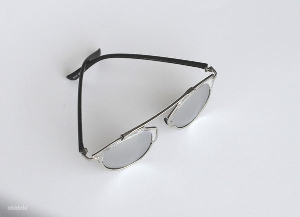 Темные очки (фото #2)
