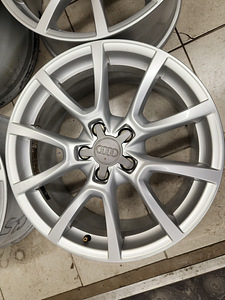 18" Audi originaalveljed 5x112 (keskava 66,6) (5 foto / 10)