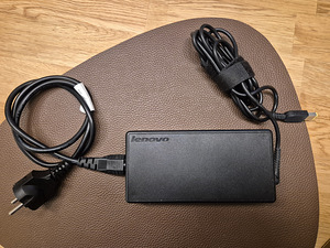Lenovo 170W laadija / adapter (Square Tip) (2 foto / 3)