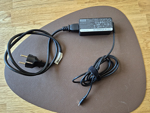 Lenovo 45W USB-C laadija (1 foto / 2)