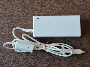 Адаптер (12V, 3,33A) Delta electronics (7 фото из 7)