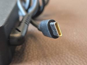 Lenovo 65W USB-C зарядное устройство / адаптер (4 фото из 4)