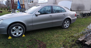 MERCEDES-BENZ E 220 CDI (5 foto / 11)