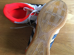 Adidas saaliputsad UK 4 (2 foto / 2)