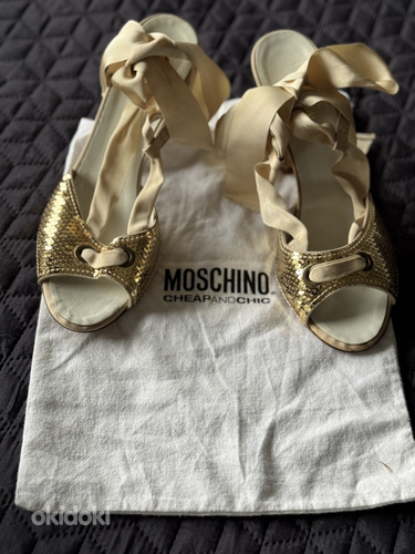 Очень шикарные женские туфли Moschino, размер 39, НОВЫЕ