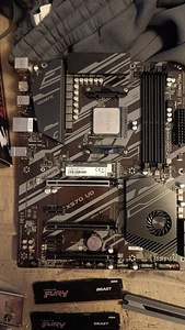Gigabyte x570 Ud (1 foto / 1)