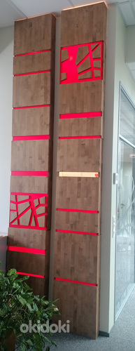 Дизайн освещения из массива дерева на стеновой панели (фото #2)