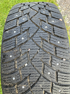 Subaru Outback 2009-2015 originaalveljed naastrehvidega (4 foto / 6)