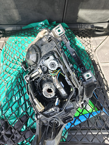 Esituli v.p E60/E61 LCI hella/OEM (mõraga) (2 foto / 5)