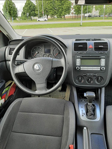 Volkswagen Golf V Variant 1.9 TDI автомат, 2008 (9 фото из 10)