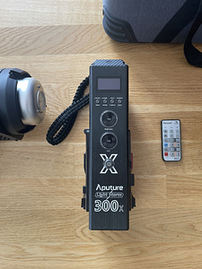 Aputure 300 x Storm Studio Lamp (4 foto / 6)