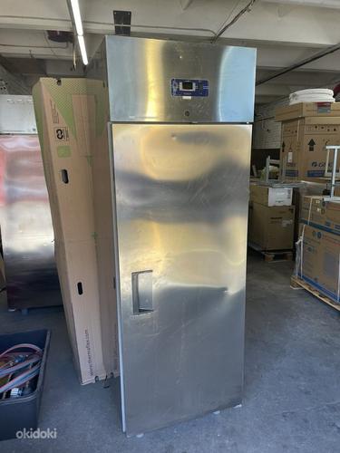 Профессиональный холодильник.800 / 700/2050 DESMON (фото #1)