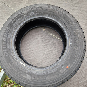 215/65R16C 109/107T Bridgestone Duravis R330 DOT 0725 (2 фото из 3)