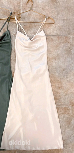 Атласное платье с кружевами XS (34) (фото #1)