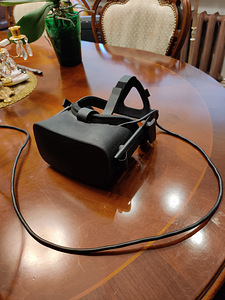 Oculus Rift CV1 (2 фото из 5)