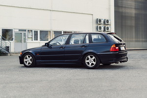 BMW 318i (5 foto / 15)