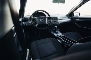 BMW 318i (11 foto / 15)