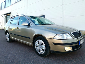 Skoda Octavia 2.0 FSI 110kW, üv 05.2027 (2 foto / 7)