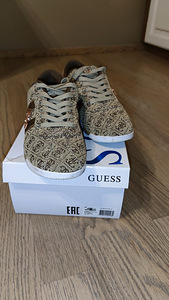 Guess кроссовки 36. (2 фото из 3)