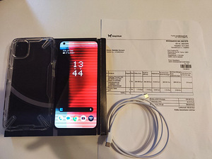 Nothing phone 1 128+8GB (2 foto / 3)