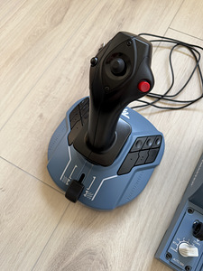 Thrustmaster TCA Captain Pack Airbus Edition Джойстик (3 фото из 6)