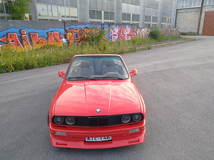 E30 BMW 320 Cabrio (4 фото из 13)