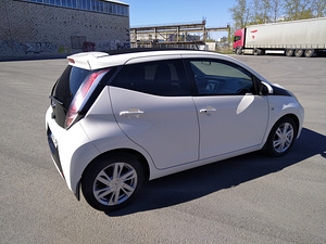 Toyota Aygo Cabrio 1.0 51kW (3 foto / 10)