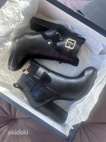 Tommy Hilfiger poolsaapad, suurus 37.