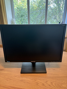 Монитор Samsung S24E650DW 24" (1 фото из 4)