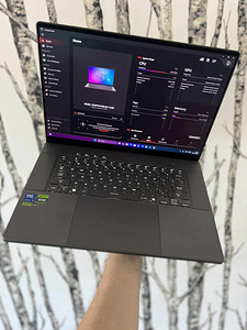 ASUS ROG Zephyrus G16 OLED 240Hz U9-285H 32GB 5TB RTX 5080 (10 foto / 10)