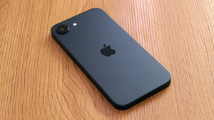 Apple iPhone 17e 256GB Black (1 foto / 1)
