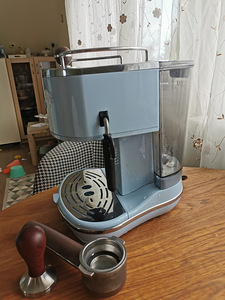 Кофеварка delonghi (1 фото из 3)