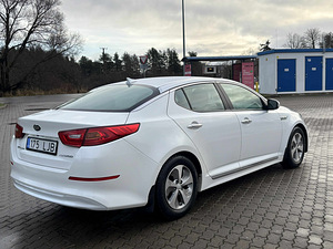 Kia Optima hübriid (4 foto / 6)