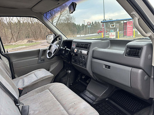 Volkswagen Transporter (2 foto / 6)