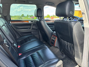 Volkswagen Touareg (5 foto / 6)