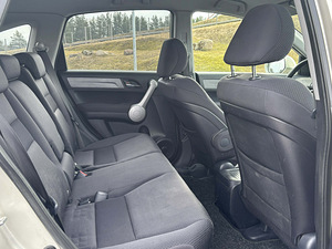 Honda CR-V (8 foto / 9)