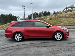 Kia Ceed (7 foto / 13)